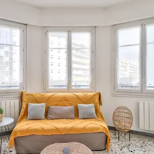 Apartment L29 Lenval At 1min Walk To Sea Front Ac Balcony, Nice